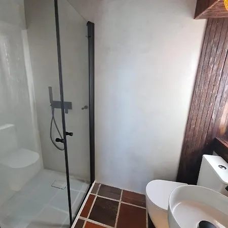 Casa Mares 3 Bed & Breakfast 3*
